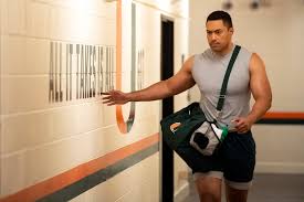 Dwayne johnson is taking his life story to tv. Dwayne Johnson Finds Room To Grow In Young Rock The New York Times