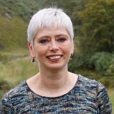 Maureen Wray's Instagram, Twitter & Facebook