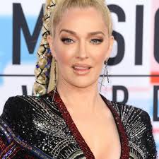 The Female Narcissist by Some Like it Hot