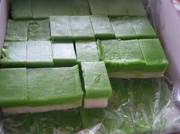 2 cawan tepung gandum, 1 cawan gula, sedikit garam, 2 kotak kecil santan, 3 cawan air, sedikit pewarna merah. Resepi Kuih Tradisional Galeri Resepi