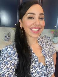 I turned these classic Greek butter cookies into vegan koulourakia. There  is no butter or egg, just really good olive oil. The batter is so simple,  using just a handful of ingredients