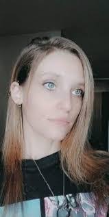 Amanda Stringfellow's Instagram, Twitter & Facebook