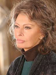 The italian icon's big day is being marked with a. Pin By Marilia Fonseca On People Ageless Beauty Sophia Loren Sofia Loren