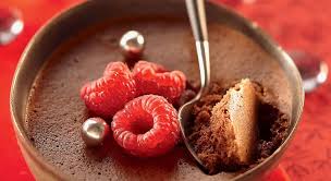 Une Delicieuse Mousse Au Chocolat Et Aux Framboises Recette Creme Dessert Chocolat Dessert Chocolat Mousse Au Chocolat