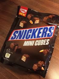 There are 90 calories in 1 bar (24 g) of snickers mini ice cream bars. Mini Cube Snikers 150 G
