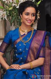 Photo Photo Poses In Saree From weddings to parties, saree (ಸೀರೆಗಳು) is the one type of ethnic outfit that can be worn in style by ladies of all ages. photo blogger