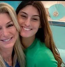 Latonya Lee's Instagram, Twitter & Facebook