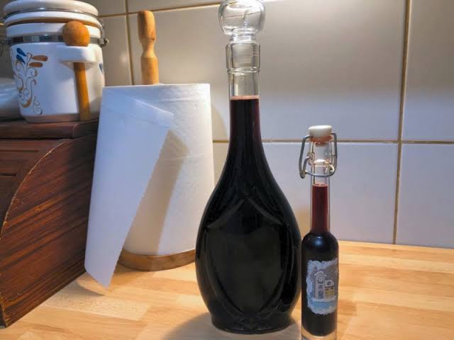 Самые известные ликеры - VII крепостью, ликёр, Aronia, Liqueur, компания, Крепость, плодов, Likör, рябины, производит, изготавливают, кизила, аромат, Ликёр, вкусом, крепость, России, сахара, кислоты, рецепту