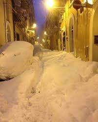 شبكة اجواء إيطاليا استمرار تساقط الثلوج على مدينة كييتي إقليم أبروتسو وبلغ تراكمات الثلوج ما يزيد على 70 سم مما ادى ال instagram instagram posts photo