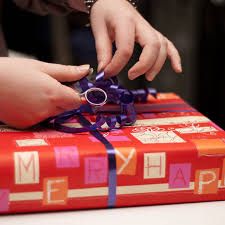Rund um das jahr stehen feste und geburtstage an, an welchen geschenke und die passende geschenkverpackung nicht fehlen dürfen. Geschenkverpackungen Basteln Geolino