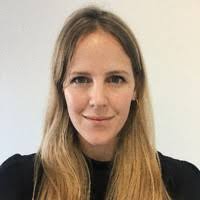 Hay casos en los que la soledad es la consecuencia de un aislamiento que uno mismo ha decidido utilizar como elemento definitorio de su propia vida. Soledad Angley Senior It Project Manager Elinvar De Linkedin