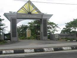 Sekolah sains sultan haji ahmad shah pekan didirikan atas tapak seluas 72 ekar dan 20.8 hektar berhampiran dengan bandar diraja pekan,pahang darul makmur. Facebook