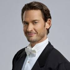 Wilbert Kemp's Instagram, Twitter & Facebook