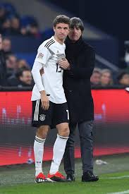 Und auch nach dem anpfiff gegen die oranje schien er regelrecht entspannt. Dfb Team Jung Und Schnell So Plant Jogi Low Den Umbruch Web De