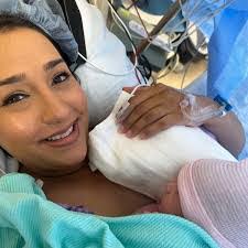 Carol Smolinski's Instagram, Twitter & Facebook