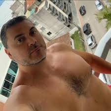 Como hombre de fe, despido al Santo Padre y acompaño a todos los que hoy  nos encontramos con esta triste noticia", destacó Milei