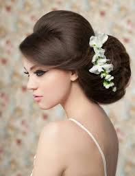 High twisted ponytail hairstyle / messy ponytail hairstyle for long to medium hair. Wedding Hair Big Bun Wedding Hair Loved And Pinned By Planyourperfectwedding Com Wedding Hairstyles For Long Hair Hair Styles Bridal Updo