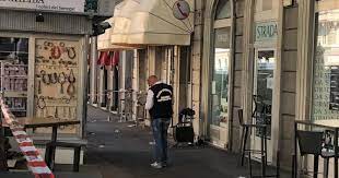 Una sparatoria in pieno centro è avvenuta questa mattina a trieste, in un locale pubblico di via carducci. Kxhxokirnh8dpm