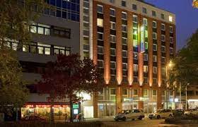 The holiday inn express® berlin city centre hotel is a short walk from the dining and shopping options of busy friedrichstrasse. Holiday Inn Express Berlin City Centre West Hotel De