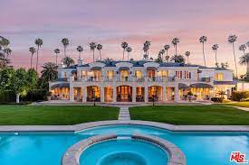 Beverly Hills Mansion Tied To Developer Rick Caruso Lists For 2475 Million Luxury Architecture Rumah Indah Rumah Mewah Rumah Megah