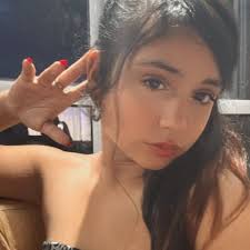 you like my new phone case? 🌸