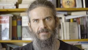 Aimer plus d'une personne à la fois: des polyamoureux nous expliquent  comment ils vivent leurs relations