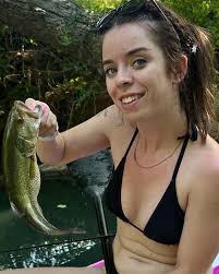 Today's #FlexFriday shoutout goes to: @sydneymae_fit 💪 • Meet Sydney  Mae!!! Sidney is originally from Killeen but grew up in the Austin area her  whole life. Currently living in San Marcos, Sydney