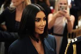 See more ideas about hair cuts, kim kardashian hair, kardashian style. Kim Kardashian Tries 90s Inspired Long Bob Popsugar Beauty