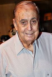 Diego Isidro Mesa, más conocido por su nombre artístico Juan Carlos Mesa...  fue un autor, actor, humorista y director de cine y televisión argentino.  Vida, trayectoria y fallecimiento en el enlace azul