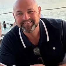 Chris Heyes's Instagram, Twitter & Facebook