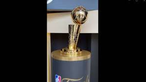Exhiben trofeo de la NBA