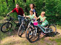 Mateusz morawiecki podczas wizyty w doorstep statement of pm mateusz morawiecki ahead of the european council summit in brussels. Mateusz Morawiecki Z Zona I Dziecmi Lelum Pl