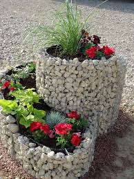 Blumenbeet Mit Kieselsteinen Von Kieselsteinen Sand Und Kies In Charezier In In 2020 Garten Gartengestaltung Ideen Garten Deko Ideen