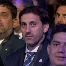 NO HAY PLANTEL QUE AGUANTE A TANTAS LESIONES. NO HAY QUE PERDER DE VISTA  ESO. ES DIFÍCIL COMPETIR CUANDO TENES TANTOS LESIONADOS. TENEMOS UN PLANTEL  AMPLIO". 👉 Diego Milito, presidente de #Racing,