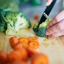 Já os triglicerídeos são comuns no corpo, e armazenam excesso de energia da dieta. 9 Maneiras De Diminuir Triglicerides Com Alimentacao 10 03 2021 Uol Vivabem