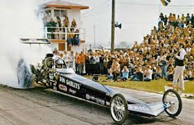 Ia adalah satu cabaran paling besar untuk saya belajar tukar gear dengan lancar dan lembut supaya kereta tidak mengeluarkan bunyi seperti hendak meletup. bayangkan dua hari pertama saya memandu kereta manual, kereta saya asyik 'mati' kerana tak pandai menekan klac dan pemecut dengan betul. Drag Racing Panduan Pantas It Brain Online