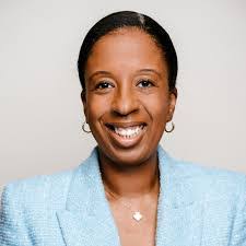 Lenny Sutton's Instagram, Twitter & Facebook