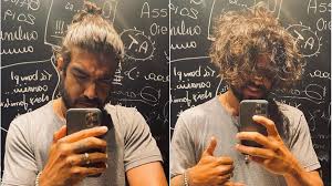 Fanfics / fanfictions de caio castro de todos os gêneros. Caio Castro Posta Foto Em Espelho E Grazi Elogia Quero Deixar Um Audio So Noticias