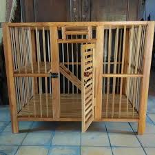 Beberapa hal yang harus diperhatikan sebelum membeli kandang kucing, seperti bahan, alas, dan ukuran. 5 Rekomendasi Desain Kandang Kucing Persia Minimalis