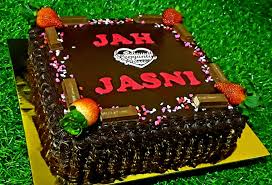 Kek coklat moist tempahan harga kek coklat moist cheese 350gm rm11/biji jikalau deco topping strawbery tahan 2hari saja. Kek Coklat Moist Simple Deco Amani Delights Cake House Facebook
