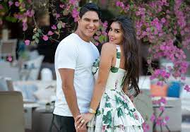 ياسمين صبري وأحمد أبو هشيمة في نصف البحر بنفس الملابس. ØµÙˆØ± ÙŠØ§Ø³Ù…ÙŠÙ† ØµØ¨Ø±ÙŠ ÙˆØ²ÙˆØ¬Ù‡Ø§ Ø§Ø­Ù…Ø¯ Ø§Ø¨Ùˆ Ù‡Ø´ÙŠÙ…Ø© Ù…Ø§Ø°Ø§ ØªÙƒØ´Ù Ù„ØºØ© Ø¬Ø³Ø¯ Ø§Ù„Ø«Ù†Ø§Ø¦ÙŠ