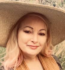 Jennifer George's Instagram, Twitter & Facebook