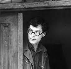 Jiří menzelv typické středočeské střediskové vesničce se můžeme setkat se svérázným a okouzlujícím doktorem skružným ve výborném podání rudolfa hrušínského, řidičem družstevního. Vesnicko Ma Strediskova 1985 Fotogalerie Fdb Cz