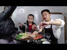 海鲜泡面的做法海鲜泡面怎么做小孩整天吵着吃泡面 这次煮了一大锅海鲜泡面 让他一次吃个够