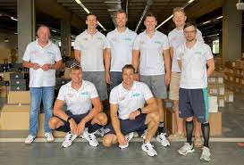 Ausrüstung und kleidung mit slogans zu tragen. Team Deutschland Achter Reist Ins Trainingslager Nach Kinosaki Deutschland Achter