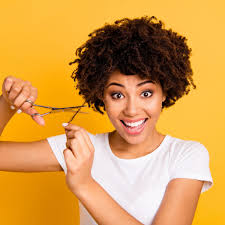 Sehen sie die besten varianten frisuren mittellanges haar mit pony. Haare Selber Schneiden Mit Diesen Tipps Gelingt Der Diy Haarschnitt Bunte De