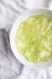 Best ever guacamole + how to keep guacamole from turning brown. How To Keep Guacamole From Turning Brown Fooduzzi