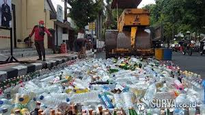 Kota blitar pertama dibentuk berdasarkan staatsblad tahun 1906 nomor 150 jo, staatsblad 497 tahun 1928 dengan nama gemeente blitar dengan luas. Menjelang Perayaan Natal Dan Tahun Baru Polres Blitar Kota Musnahkan 3 212 Botol Miras Halaman 1 Surya