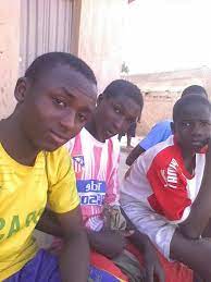 Jun 24, 2021 · ƴan sanda a jihar kwara da ke yankin tsakiyar najeriya sun ce mutum 10 ƴan gida ɗaya sun rasu sakamakon shan wani haɗi na maganin gargajiya. Labaran Batsa Home Facebook