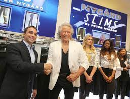 May 28, 2021 · winnipeg police are looking for information on the two people in this video, who are accused in the homicide of mohammed yonis ali in 2020. Facing Extradition Peter Nygard Fails To Win Bail In Winnipeg Rci English